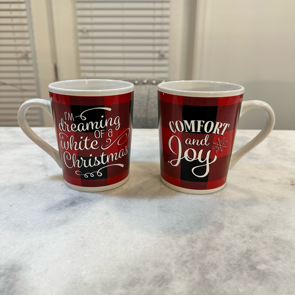 Plaid Red and White Christmas Mug Set